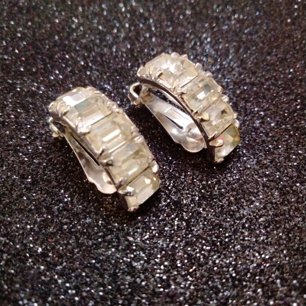 Eisenberg Rhinestone Studded The Bond Earrings 1945 To 1950 40$